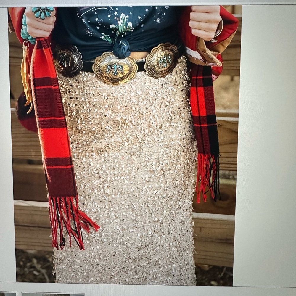 Gold sequence, pencil skirt with side slit